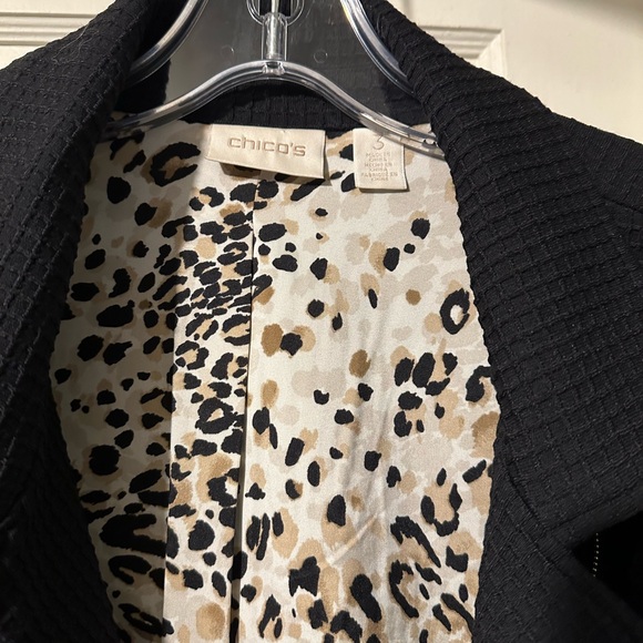 CHICO’S Black, Size 3, leopard lining, Women’s Jacket - Picture 3 of 8